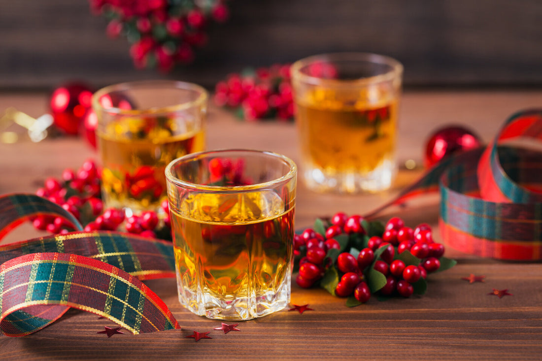 8 holiday whiskey cocktails to make for Christmas